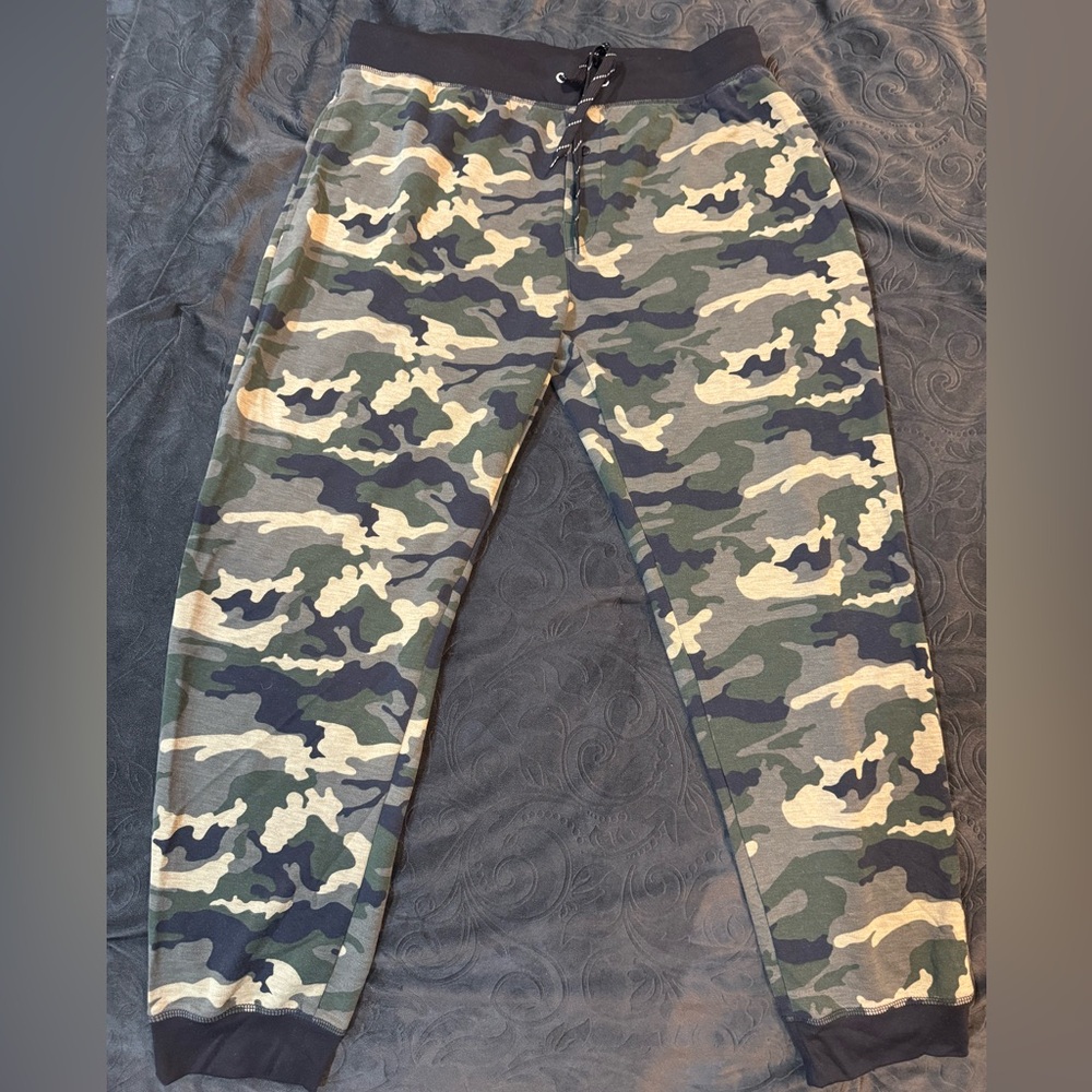 Hanes Camouflage Pajama Jogger Pants for Men.